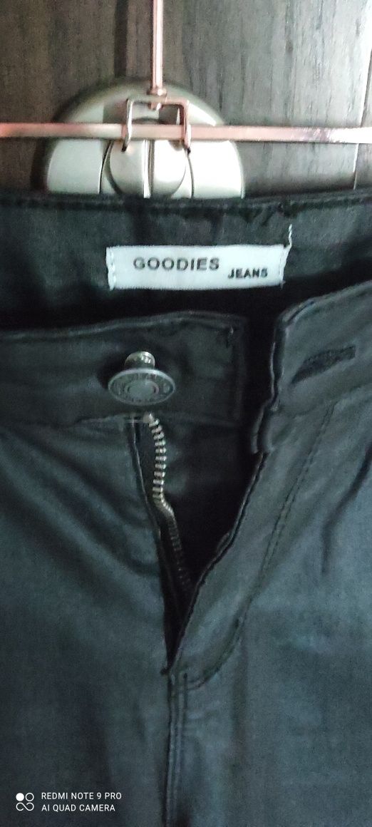 Czarne spodnie woskowane eko skóra skaj sztuczna Goodies