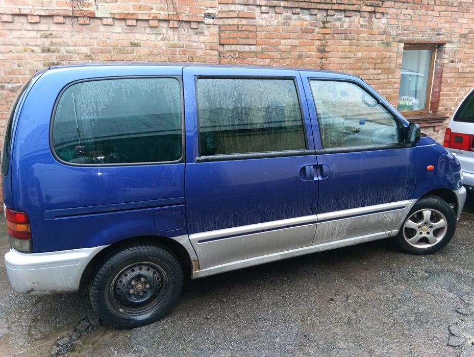 Нісан Серена 2.0