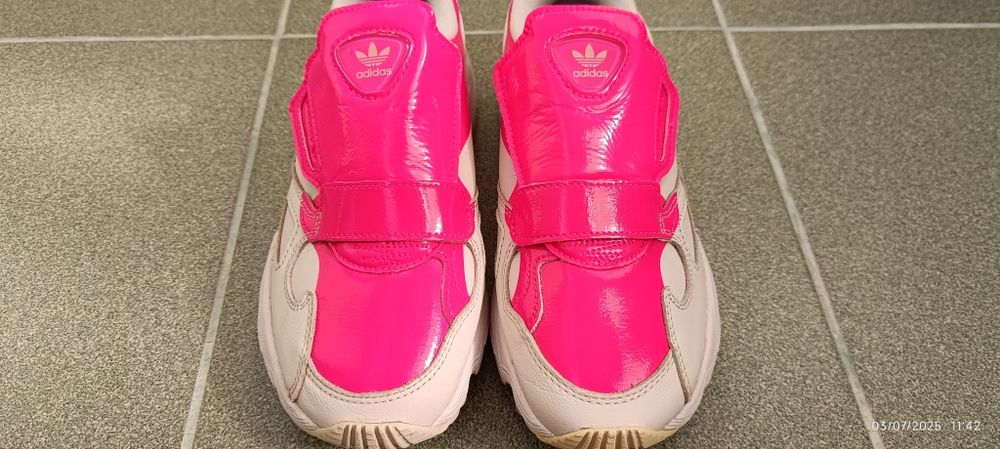 Новые кроссовки adidas