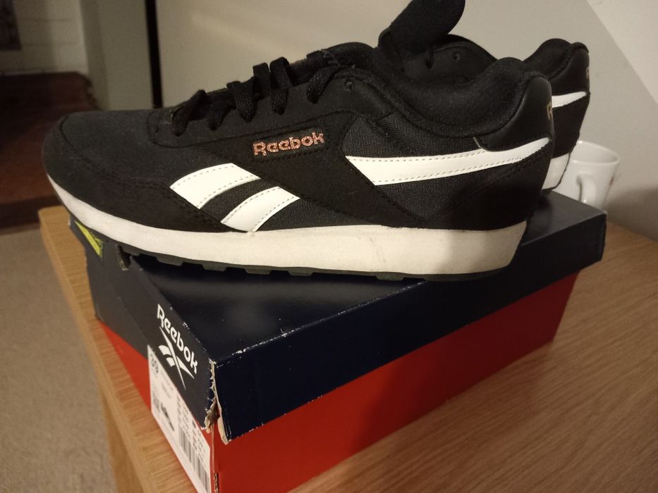 Buty Damskie Reebok Rewind Run r.39