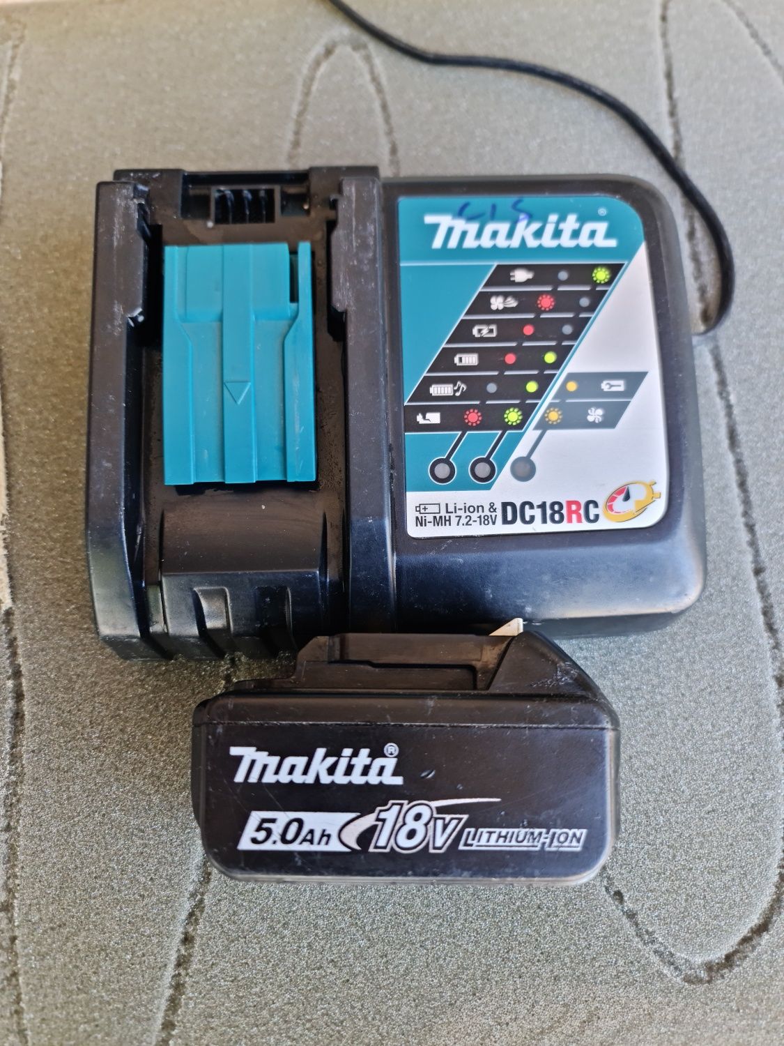 Продам зарядне з акумулятором makita