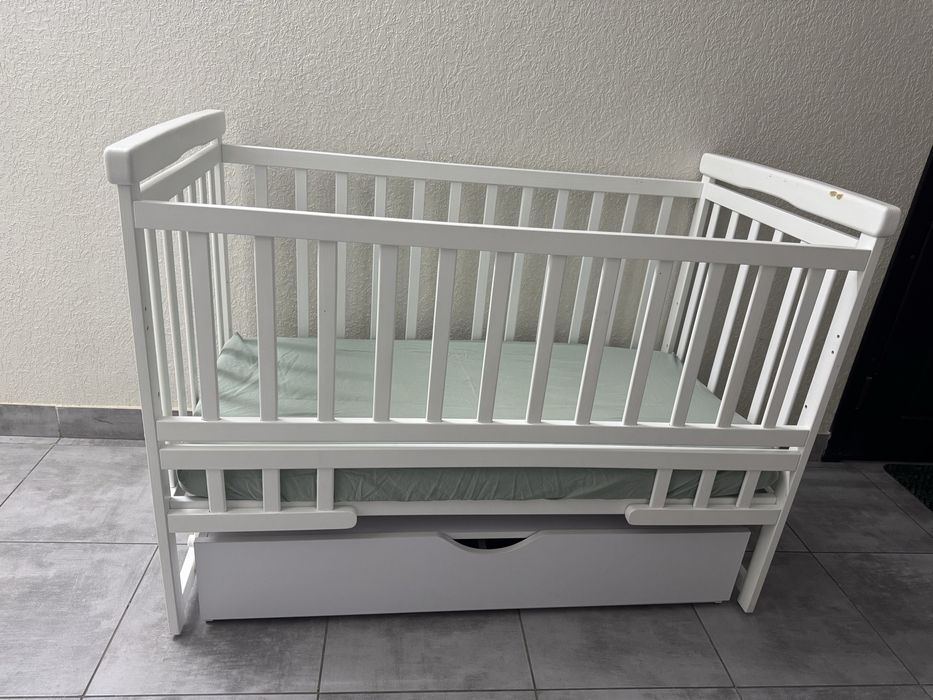 Дитяче ліжечко + матрас. Самовивіз Соф.Борщагівка.