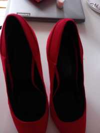 Sapato vermelho Bershka