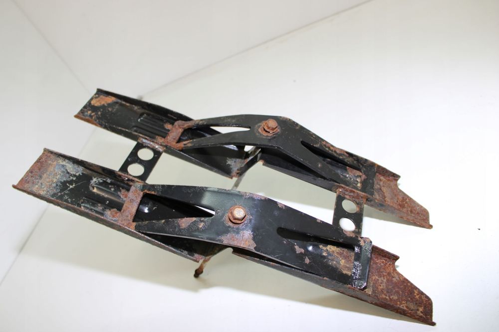 MERCEDES ACTROS MP4 MOCOWANIE WSPORNIK UCHWYT AKUMULATORA