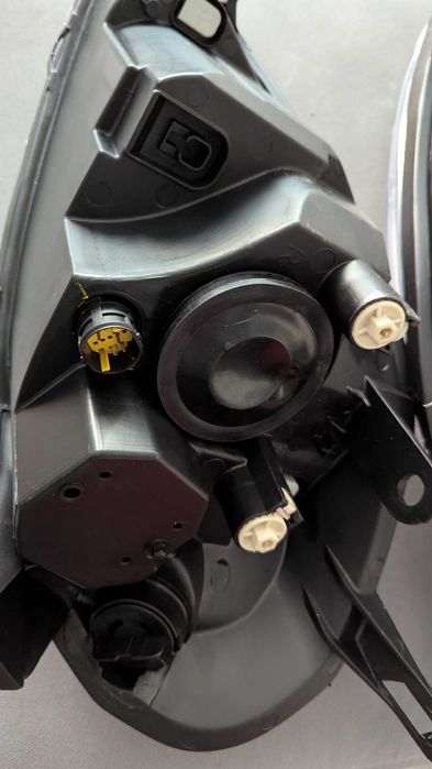 Reflektory lampy światła przednie L+P Fiat Grande Punto - NOWE