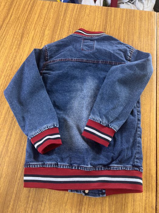 Курточка ветровка