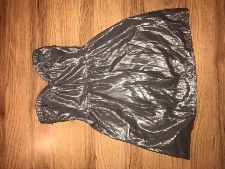 Sukienka Bershka blyszczaca z gorsetem push up r. S Wesele