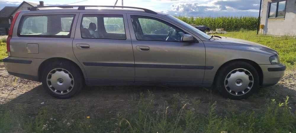 Volvo V70 2.4 D5 163 KM Diesel 2003. Salon Polska