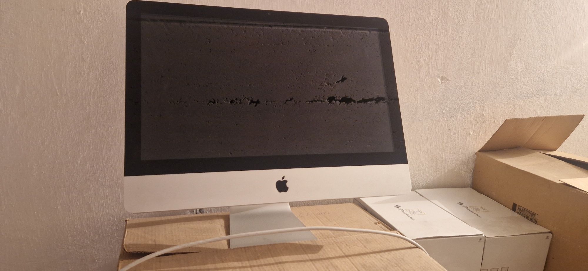 I Mac A1311  21.5"/3