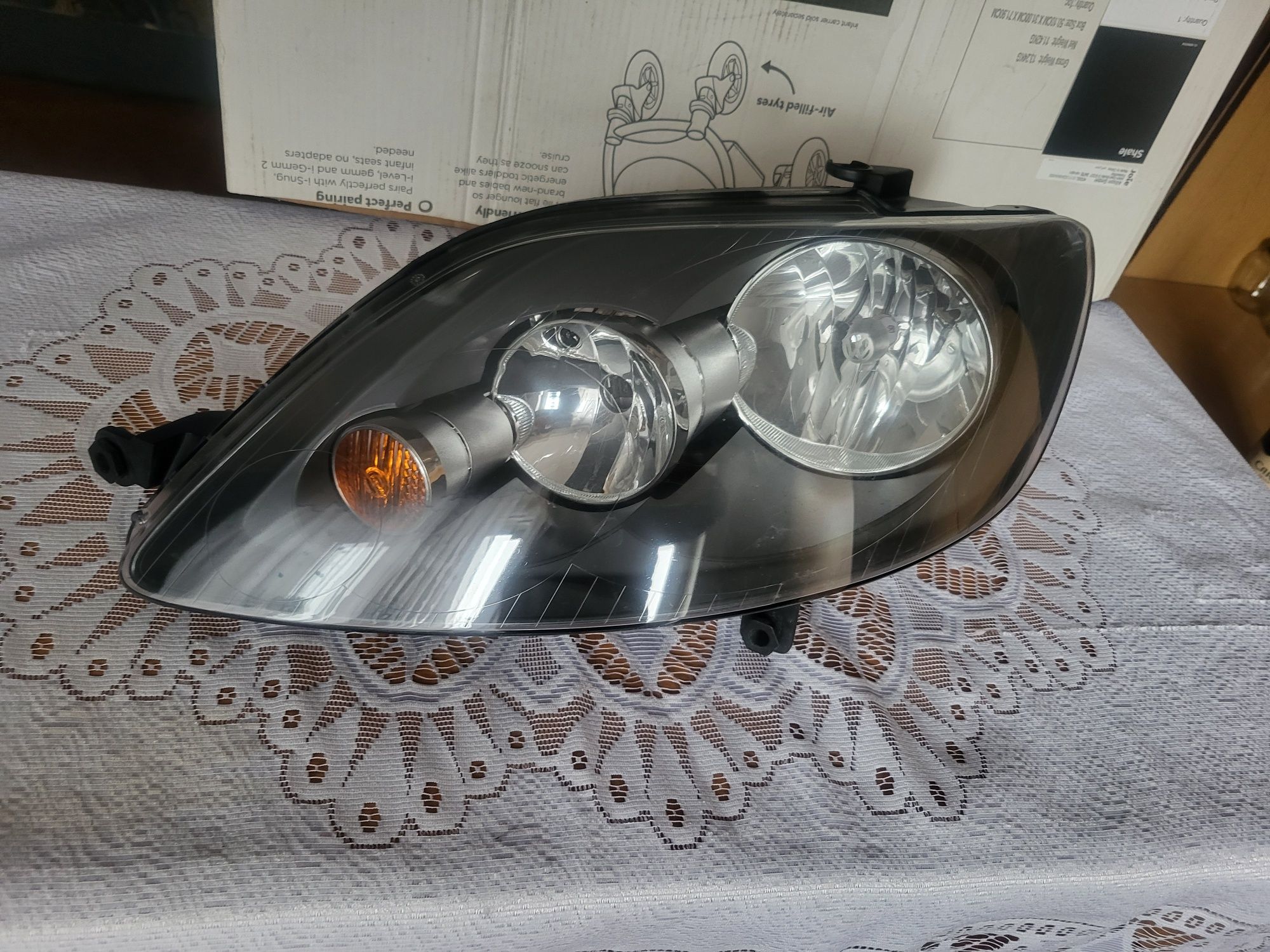 Vw golf plus ,lewa  przednia lampa