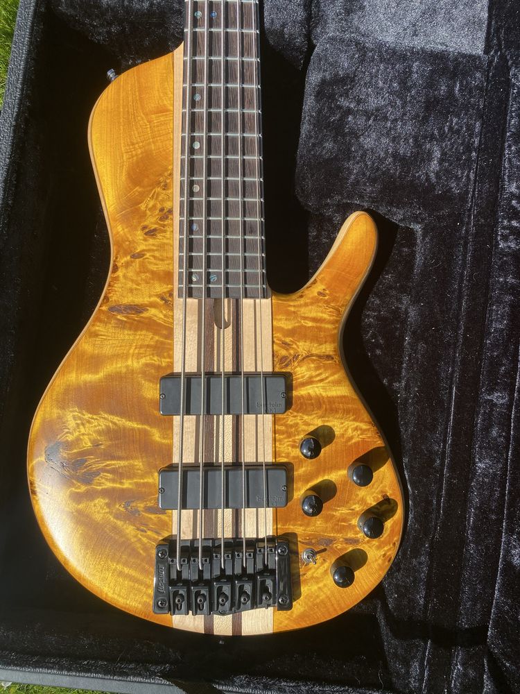 Gitara basowa marki Cort A5 plus SC