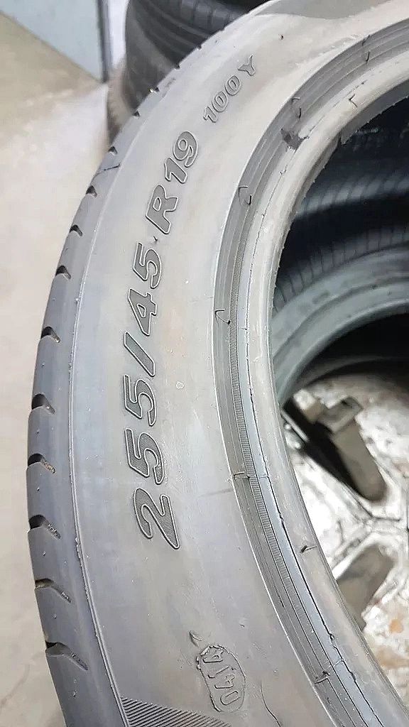 Pirelli Pzero 255/45/19/7mm(976)