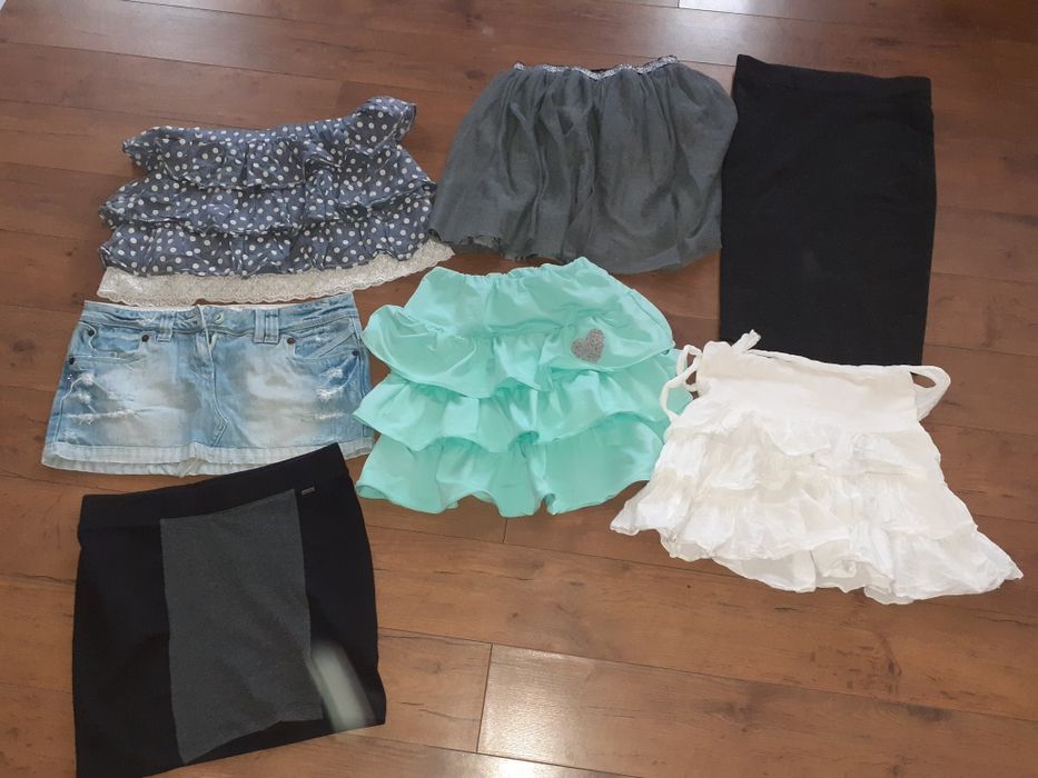 Zestaw krótkich spódnic 7szt rozmiar S
