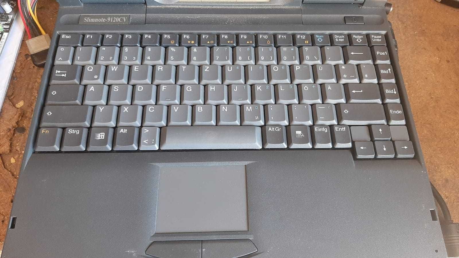 Retro Laptop z 1997 roku Twinhead P79 SlimNote-9120CV