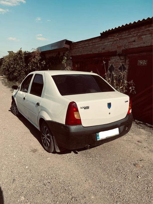 Продаж Дачії Логан 1.4