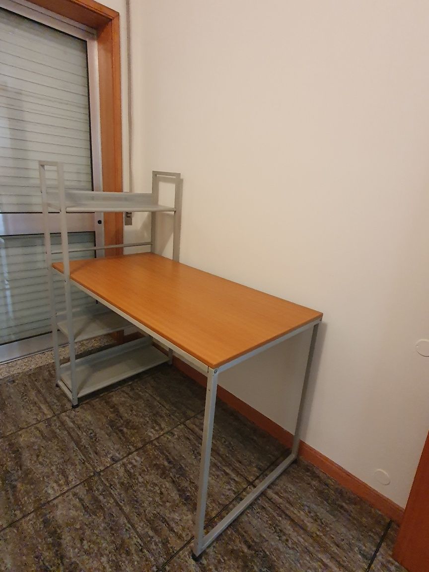 Secretaria de metal e madeira c/defeito
