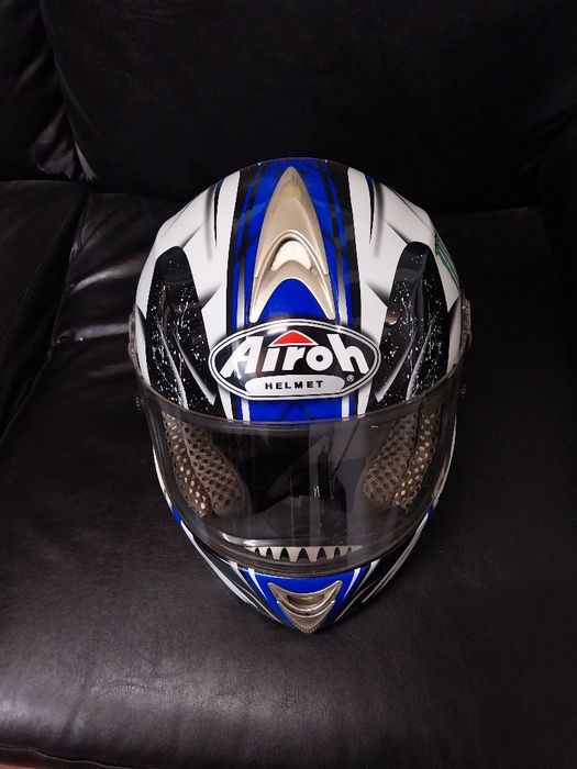 Capacete Airoh usado