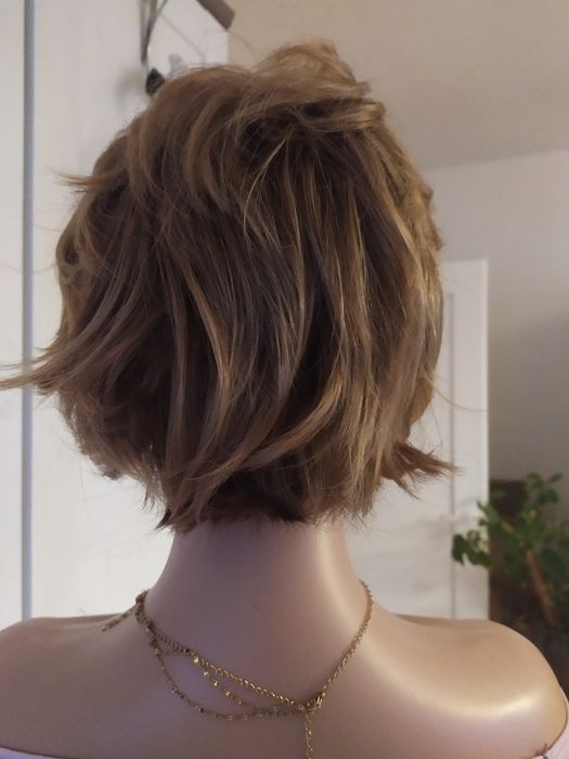 Peruka Pixie krótką jasny braz nr . 7