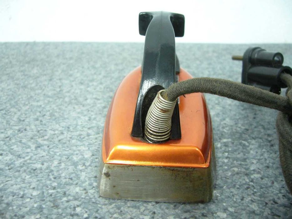 Mini żelazko podróżne typ P-120 zabytek 1958 rok