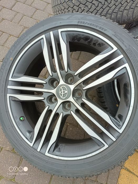 Koła zimowe oryginalne Toyota C-HR - Nokian  225/45/R19 - 8 mm