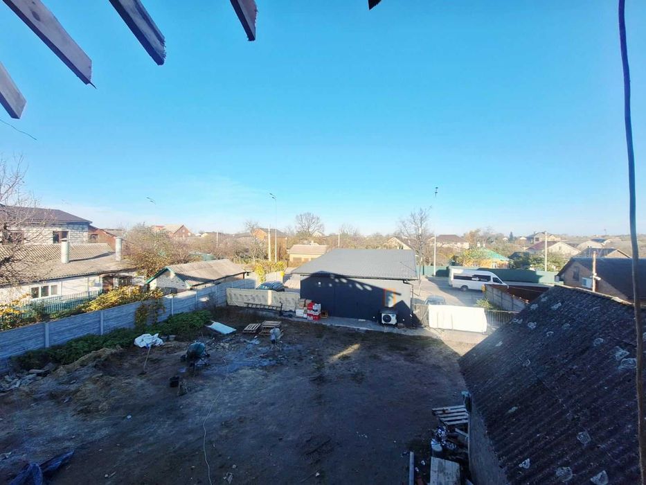 (5) Продаж житлово-комерційного комплексу 6910