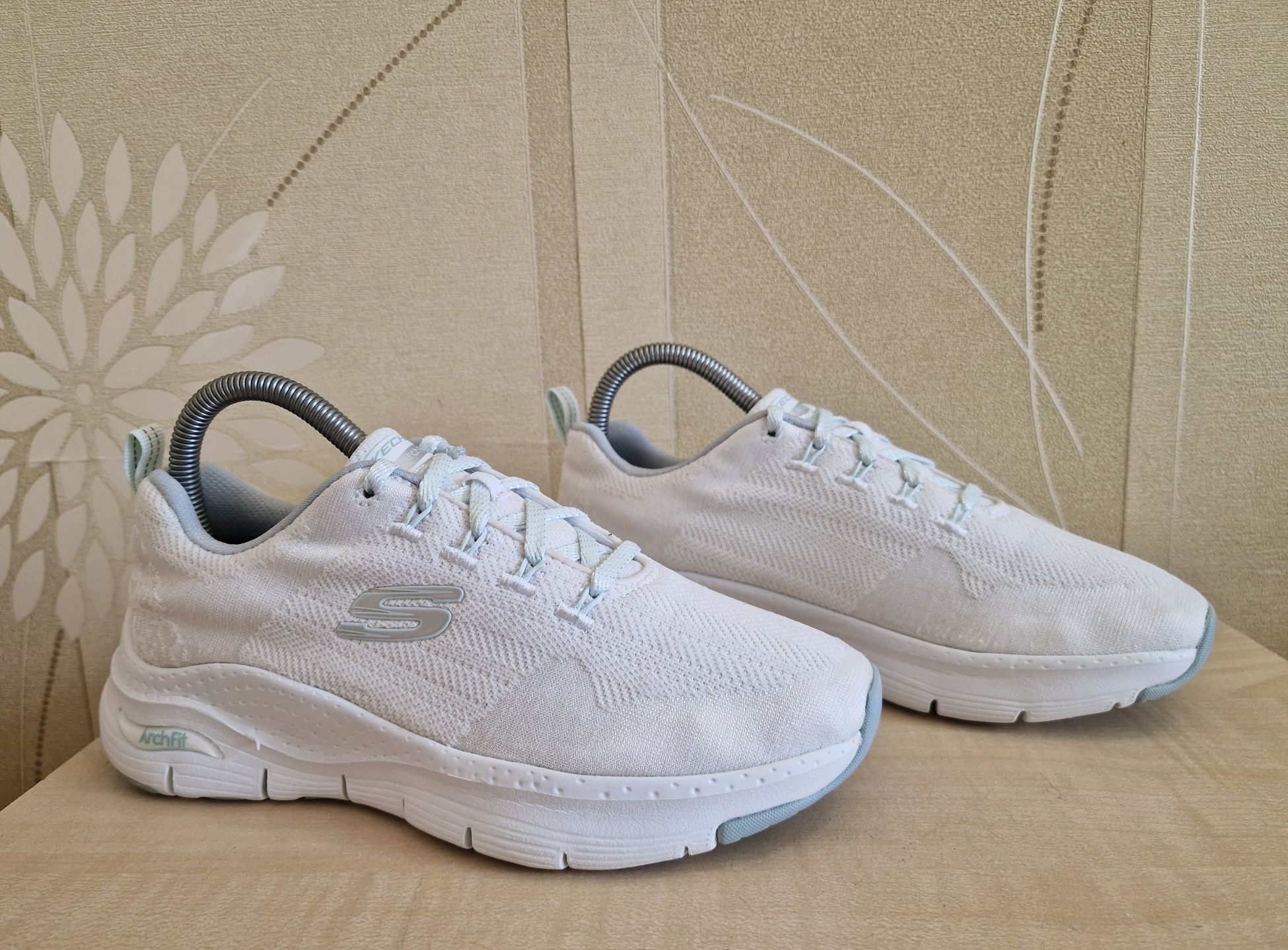 Кросівки Skechers Arch Fit оригінал розмір 36-37