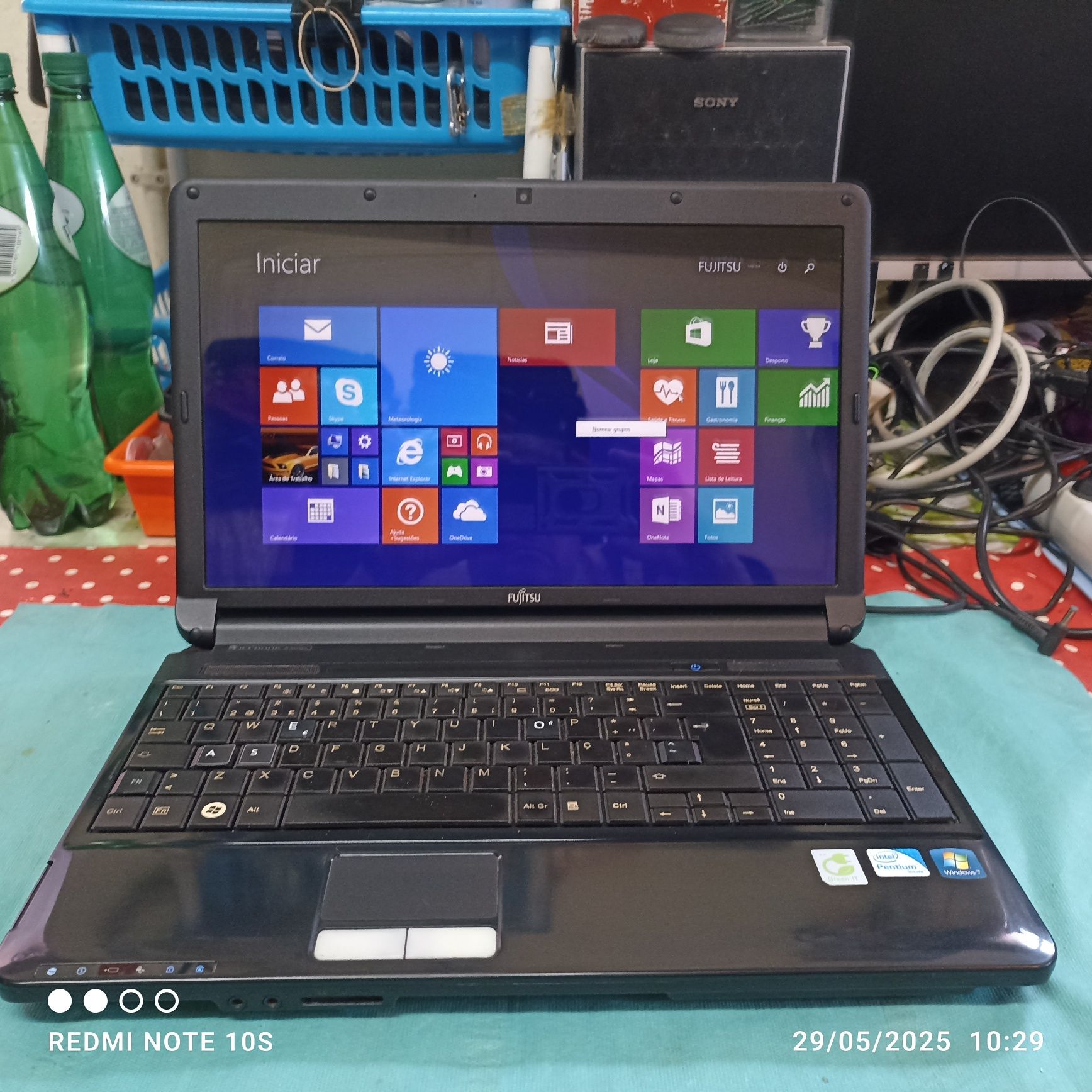 Fujitsu  Lifebook AH530 Pro