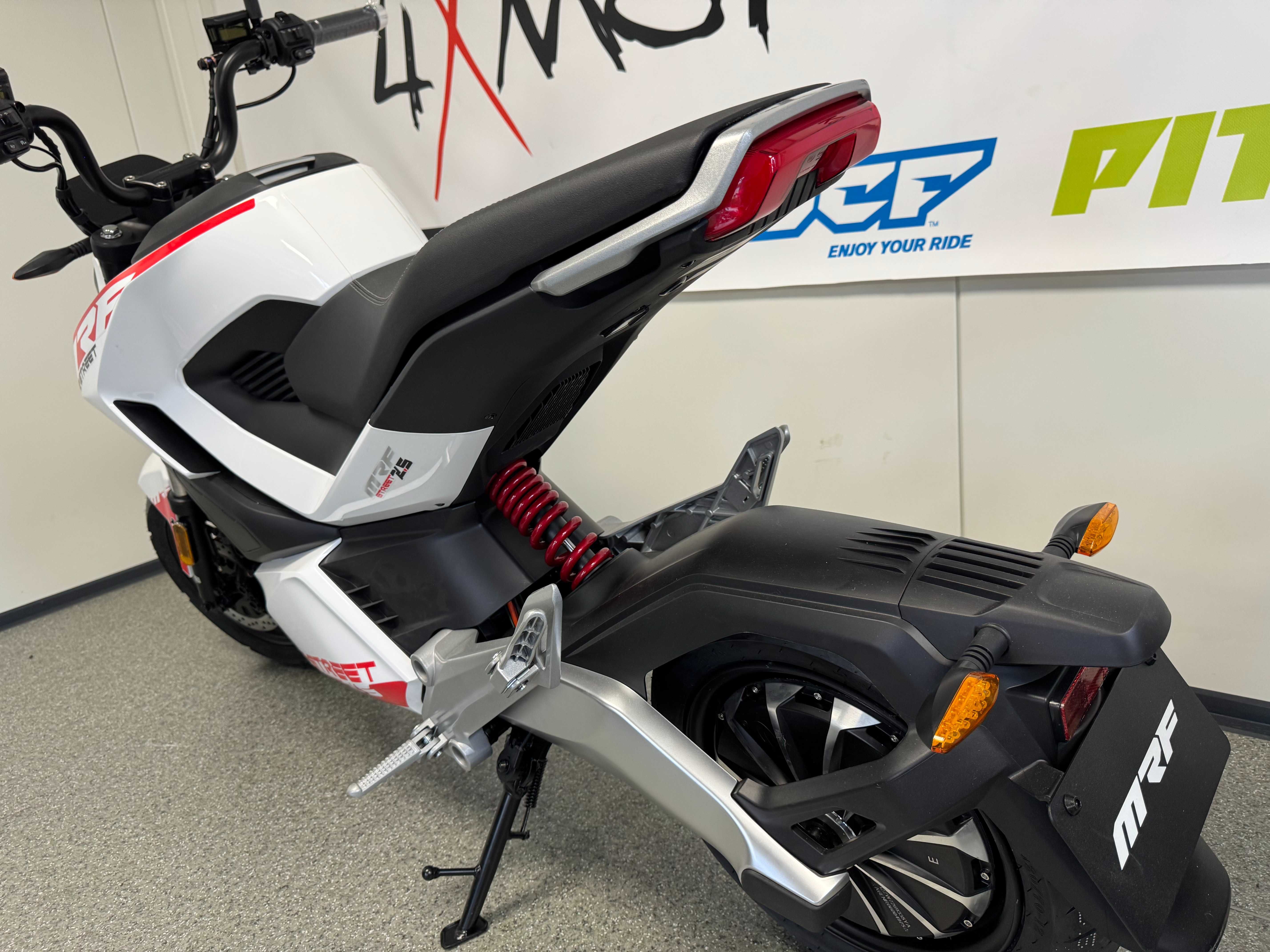 Motorower Elektryczny MRF E-street AM homologacja NOWY od 4xmoto.pl