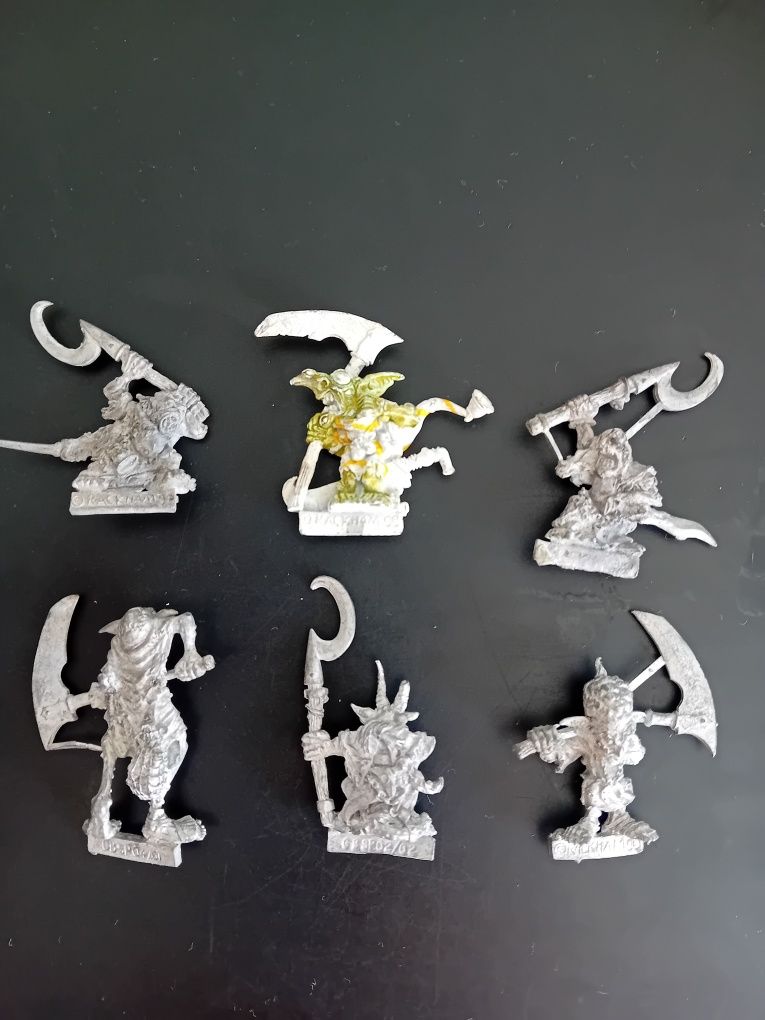 Metalowe figurki