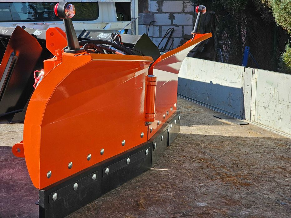 Pług śnieżny do śniegu hydraulicznie składany lekki spych strzałkowy