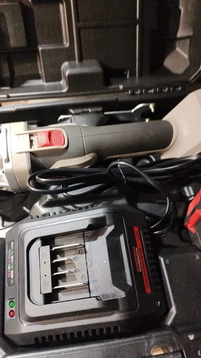 Шліфмашина болгарка акумуляторна crwn ct23026-125xs-4bmc