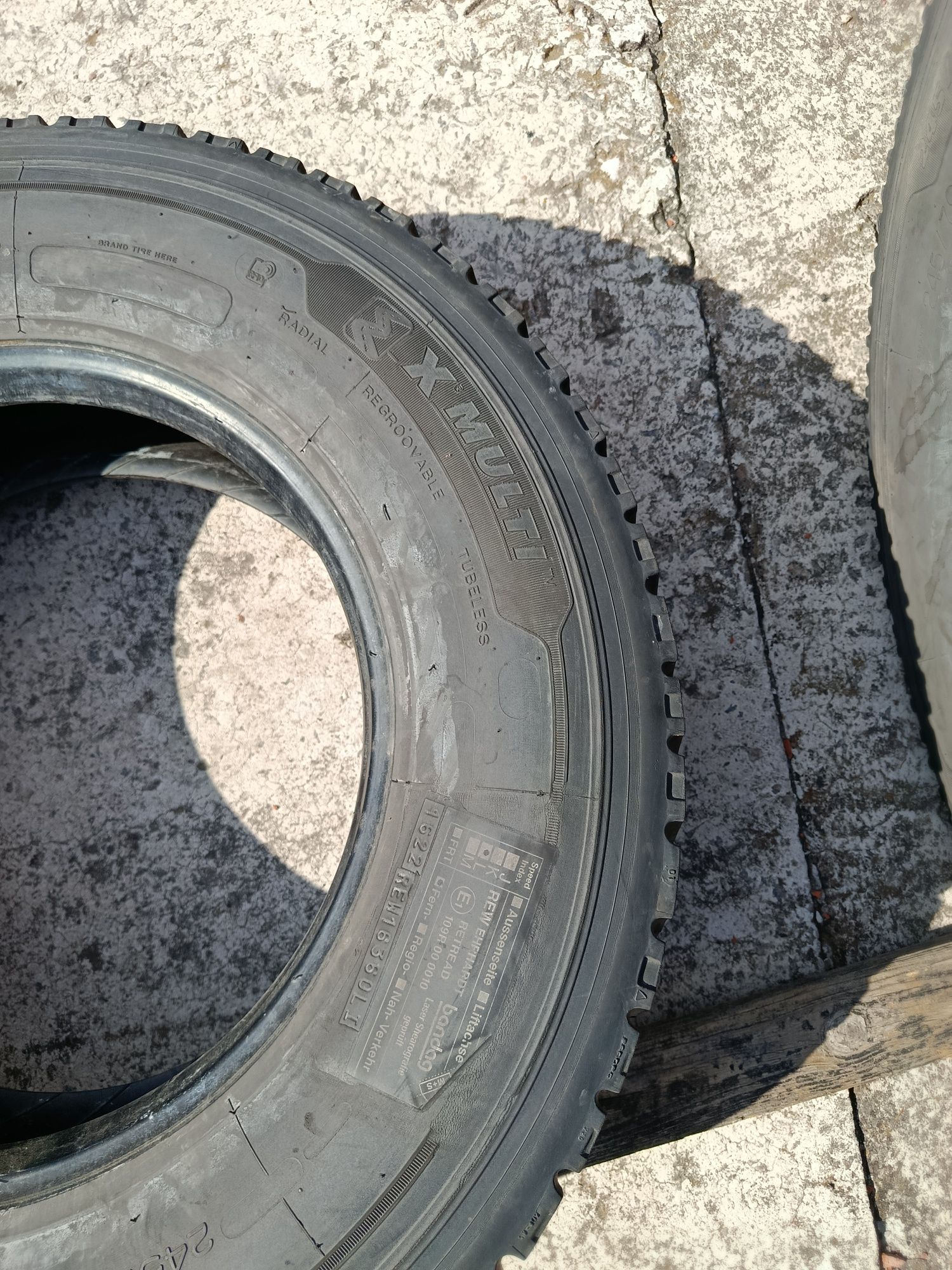 Шины R17.5 245/70 грузовые Michelin, Bridgestone