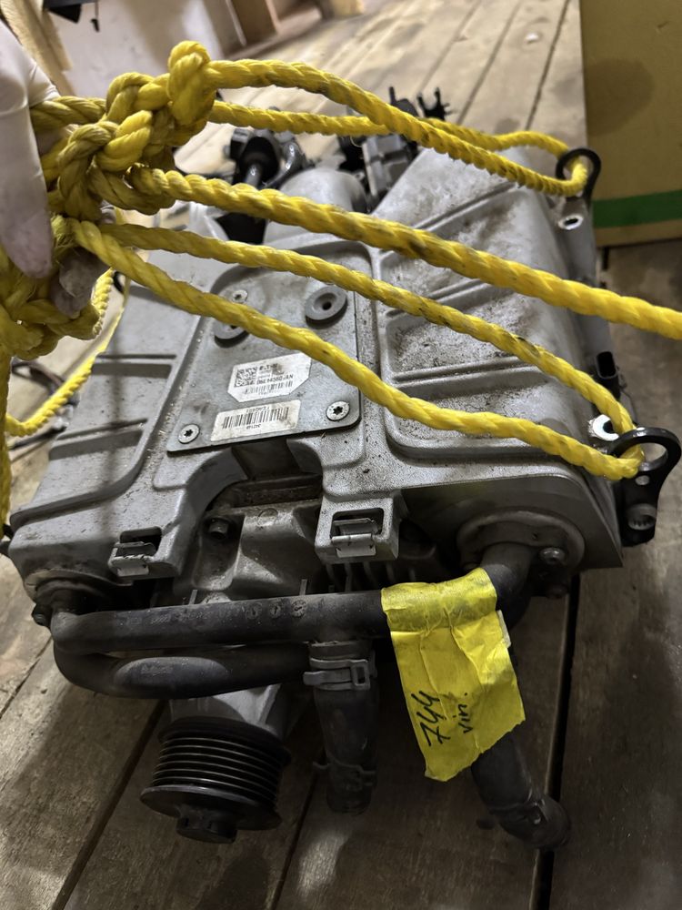 Компрессор надува повітря 06E145601AN audi