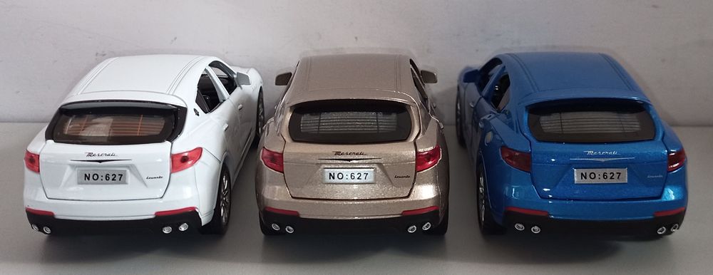 Maserati Levante модель 1:32 Металл звук свет.