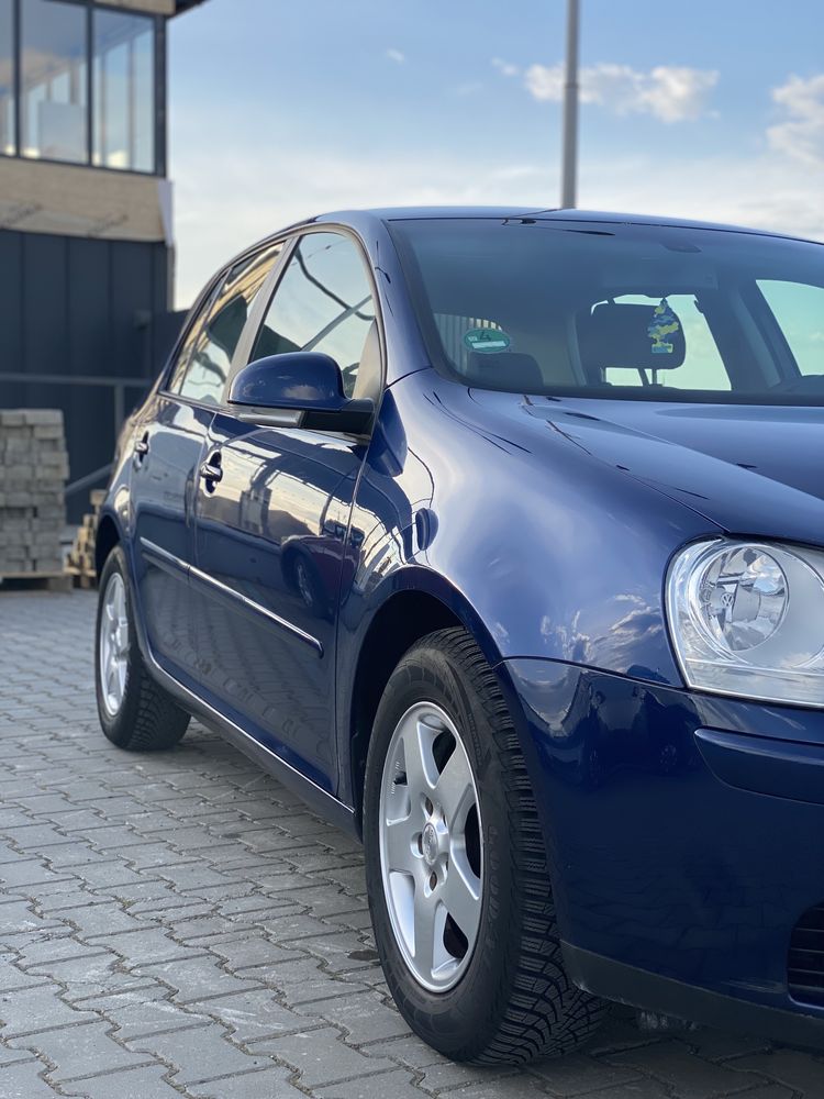 Volkswagen Golf 5. 1.6 MPI