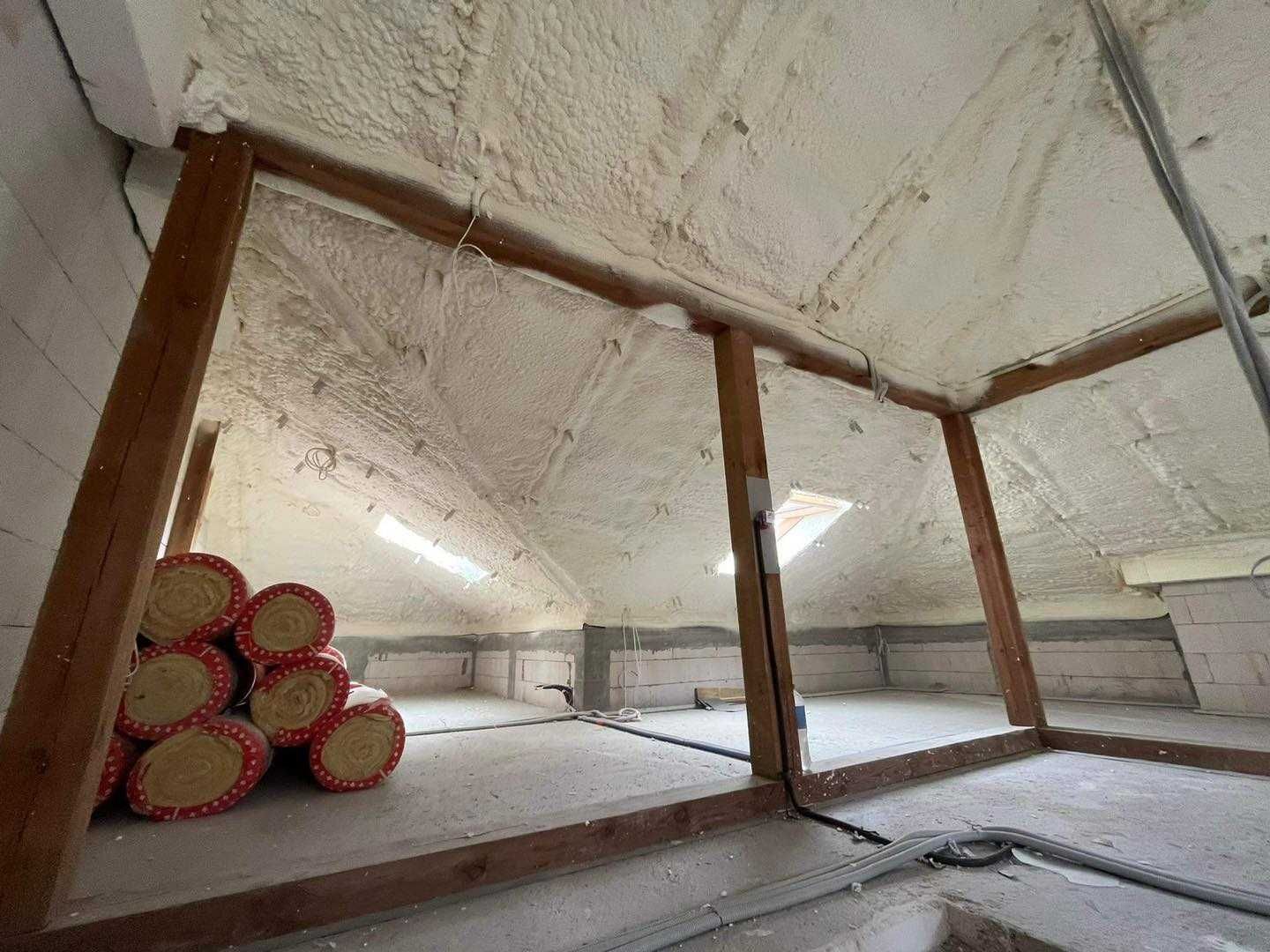 Ocieplanie pianą pur,pianka pur,izolacje natryskowe Darmowa Wycena