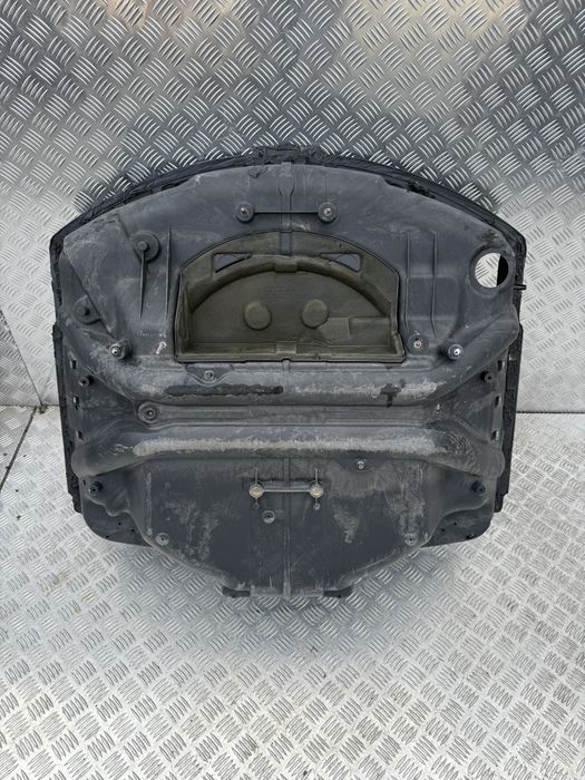 Wanna, wneka kola zapasowego Audi A8 D4