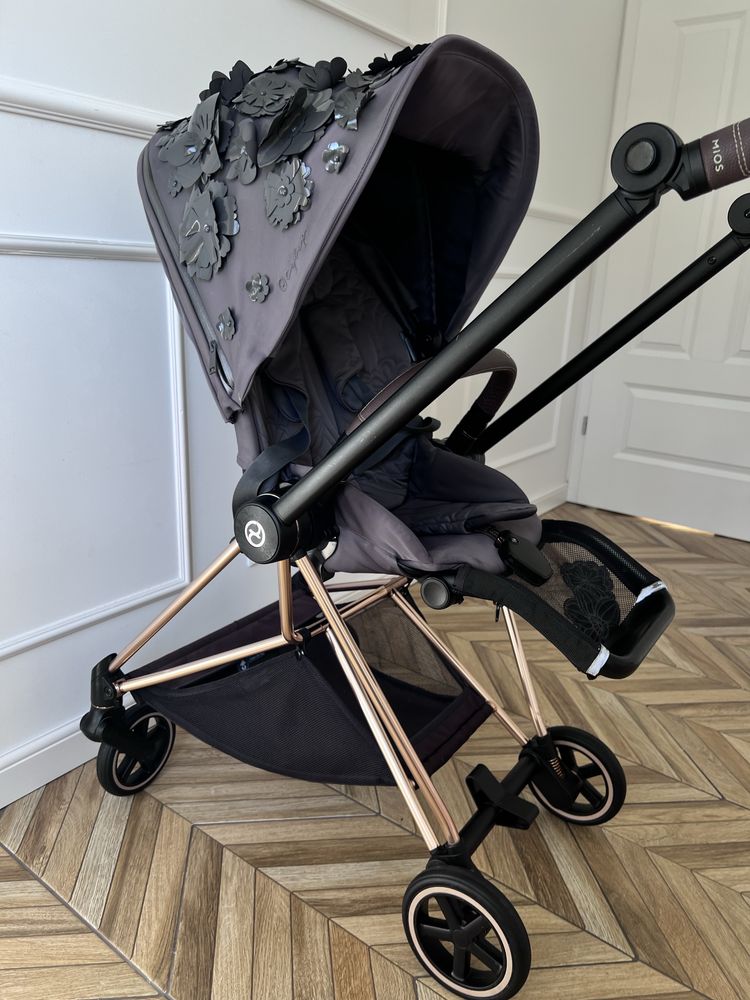 Wózek spacerówka Cybex Mios Priam Simply Flowers Grey 2.0