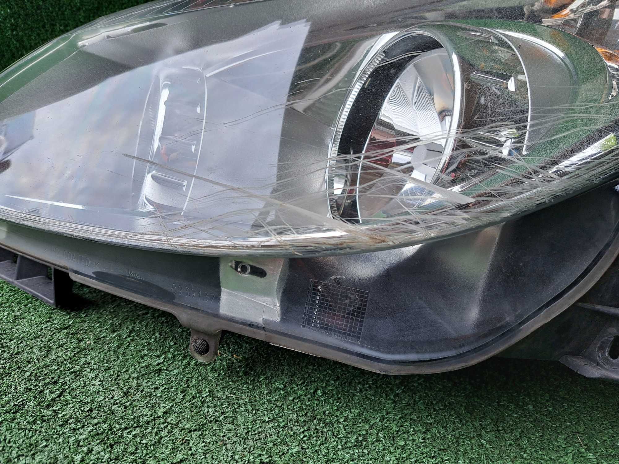 Lampa lewa przednia Opel Corsa D