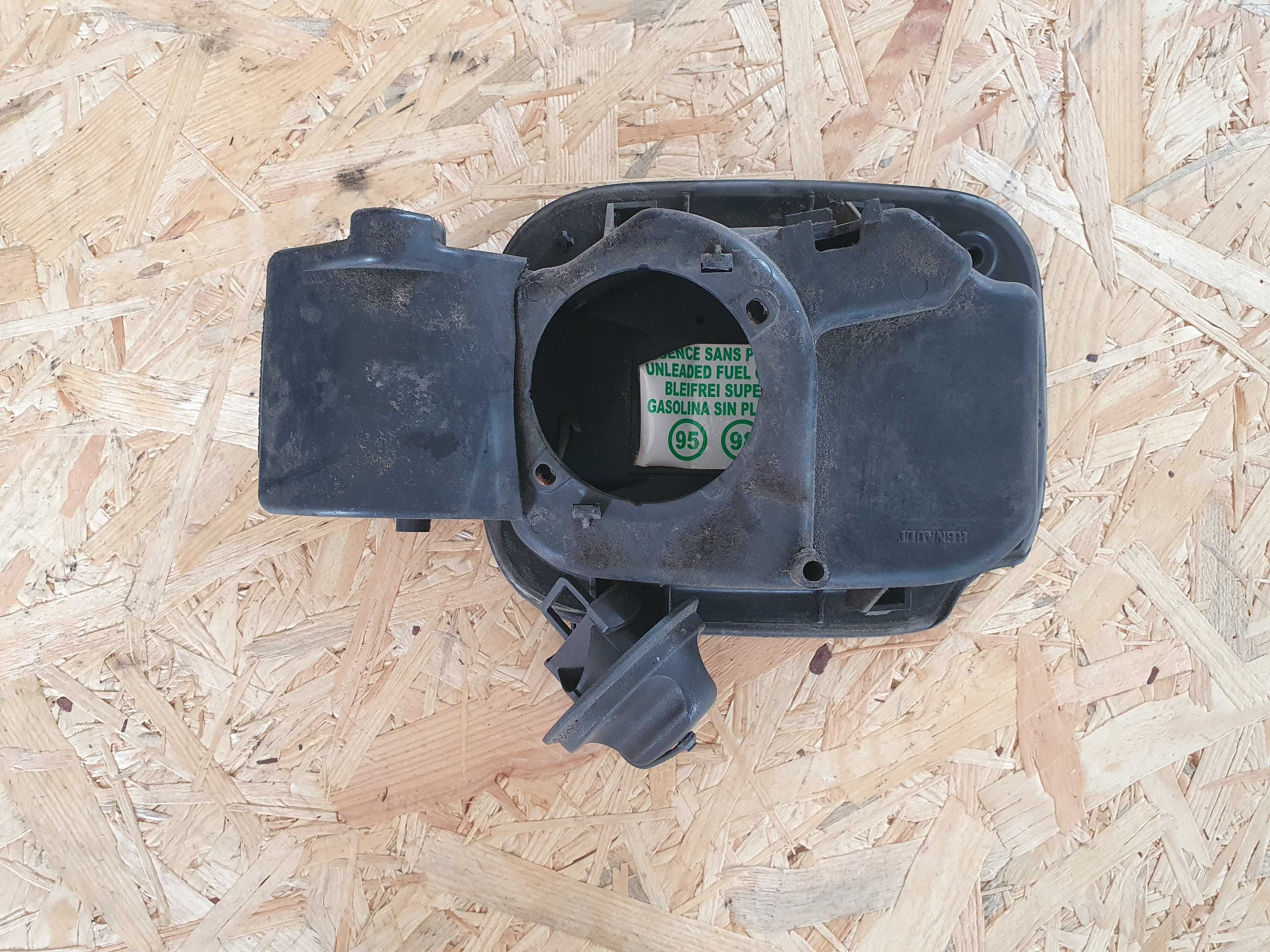 Klapka wlewu paliwa korek Renault Clio 3 III Teb 66 kpl 3 drzwi 06 rok