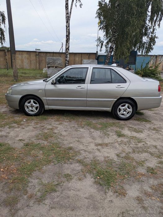 Легковий авто Чері амулет