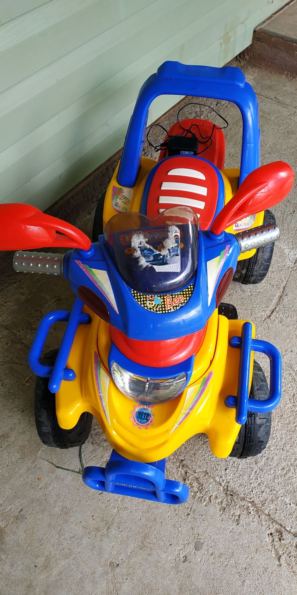 Дитячий електроквадроцикл