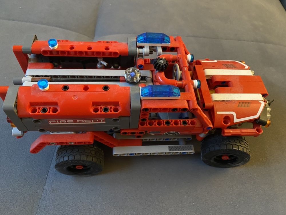 Lego Technic 42075 pojazd ratunkowy pojazd szybkiego reagowania
