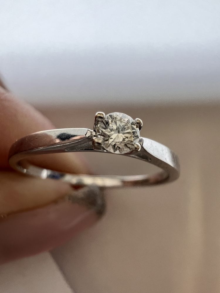 Достойное золотое кольцо с бриллиантом размер 16,5 белое золото 585 пр
