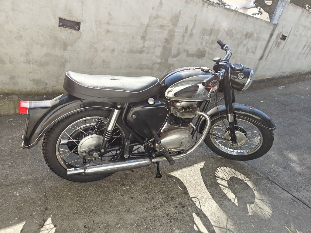 BSA de 1962 com 500CC para Vender