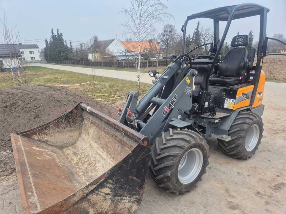 Usługi miniładowarką/minikoparką, transport przyczepą z wywrotem