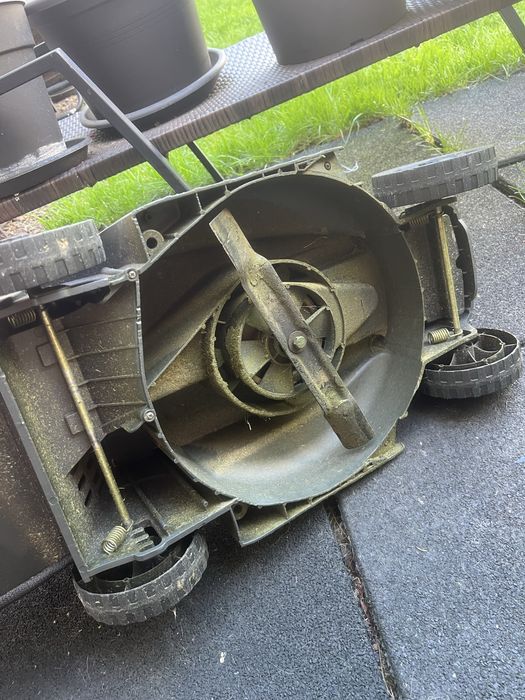 Maquina de cortar a relva Sterwins 1200W