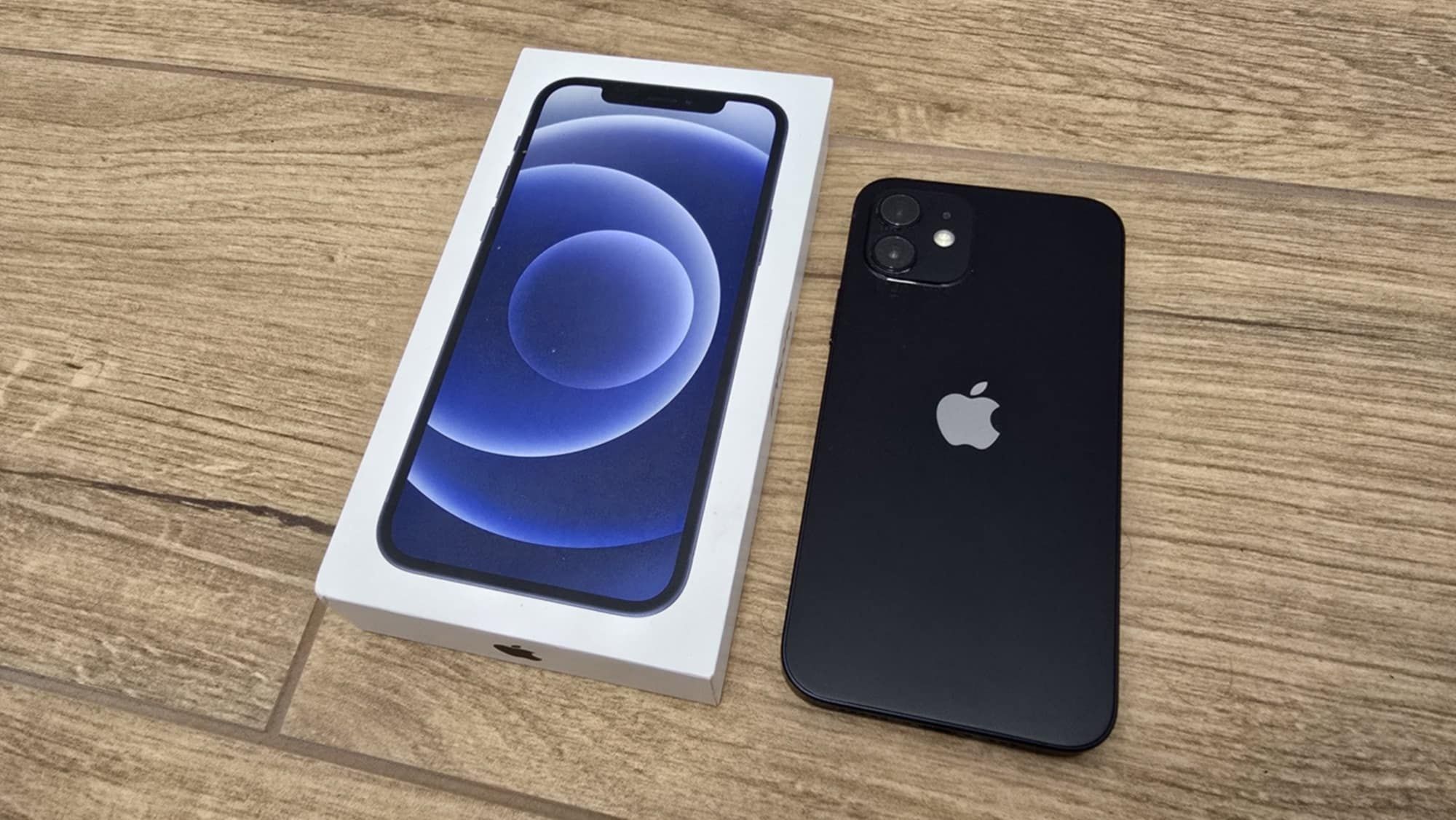 iPhone 12 64GB czarny