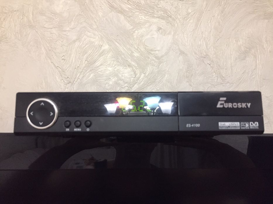 Супутниковий ресівер Eurosky ES-4100