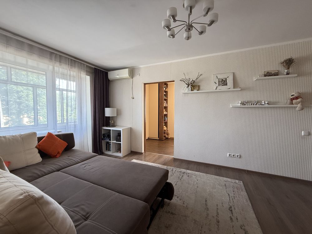 Продается 2 к квартира, 12 квартал , вул. Василя Сліпока